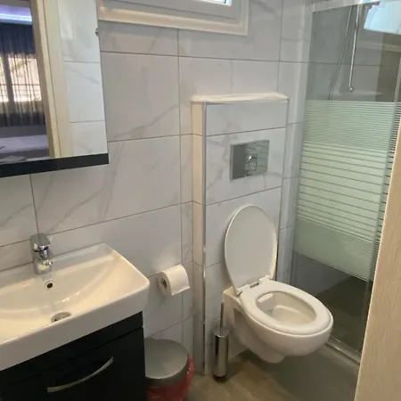 Savic Aparthotel 3*