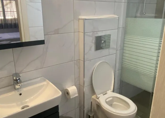 Savic Aparthotel 3*