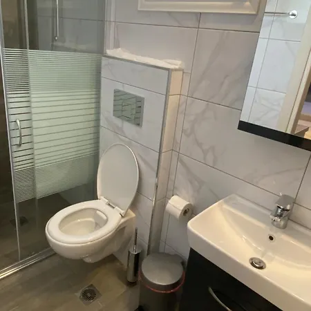 Savic Aparthotel 3*